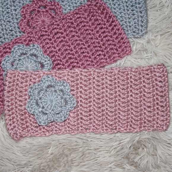 Beautiful NWOT Winter Crocheted Earwarmers - Picture 5 of 8